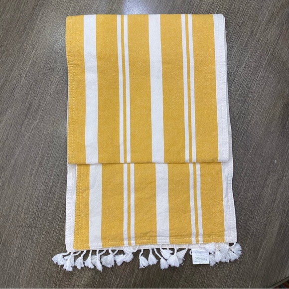 Table Runner Yellow/Gold Stripe - Picture 1 of 7